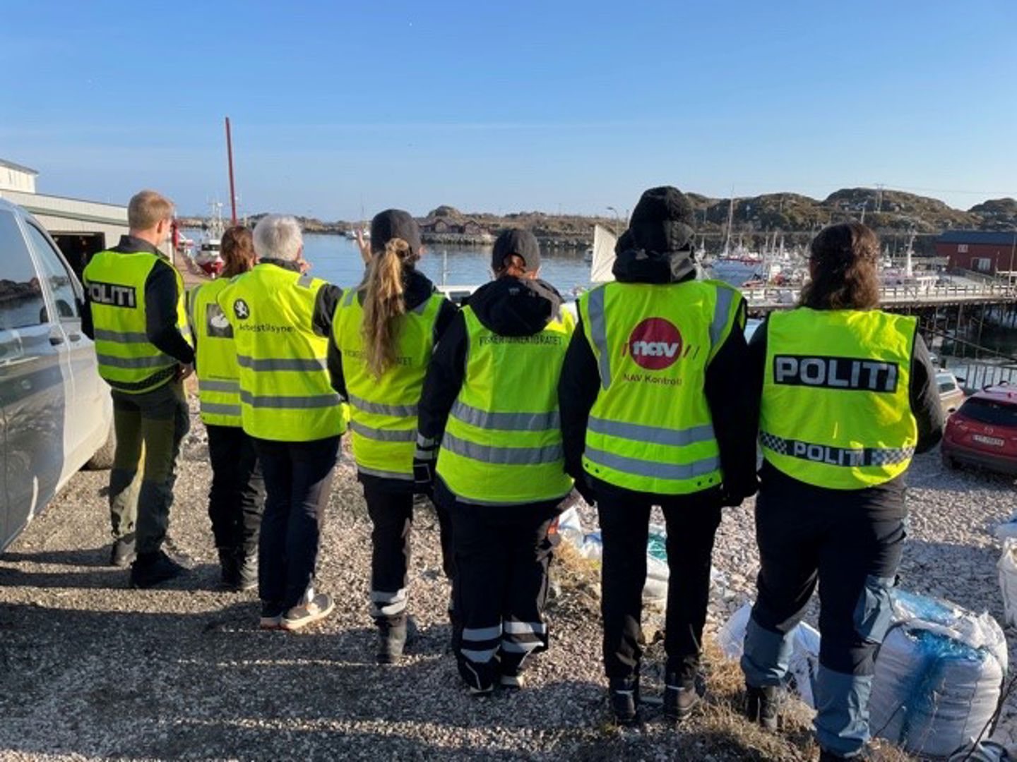 Bilde av ansatte i a-krimsamarbeidet med gule vester 